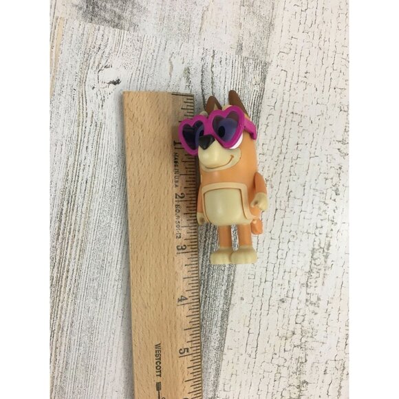 Bluey CHILLI Heeler Mom Figure Heart Sunglasses Valentines Escape Family Mum NEW - Picture 6 of 6